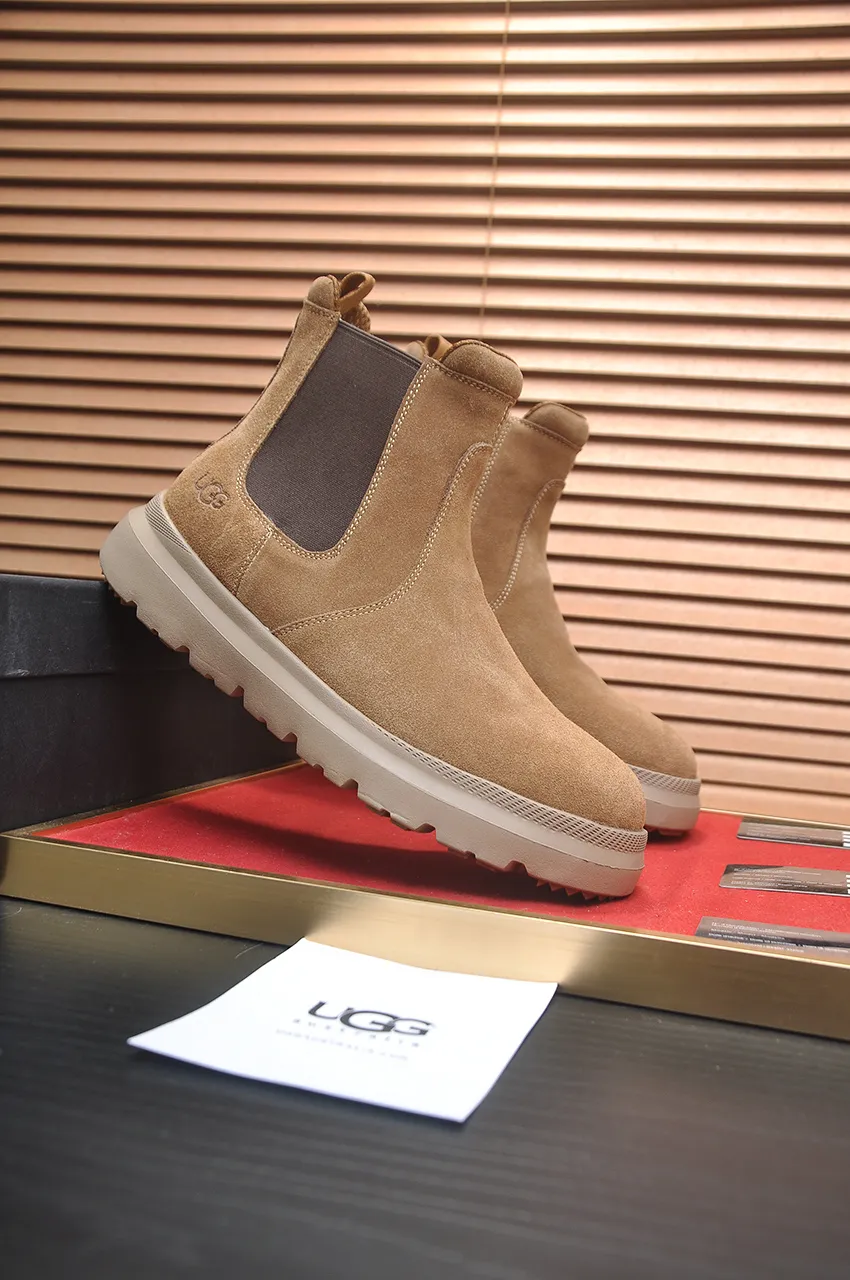 Men's shoes 💰580💶【UGG】(full genuine wool lining) Please pay attention to the original quality and compare the thickness of the wool 🏮🏮Hot style Martin boots from Australia's warm luxury brand men's shoes, official website synchronization, Beckham men's style..., made of imported top-layer waxed cowhide, waxed toe, Australian real wool velvet lining Carefully sewn...Imported rubber Martin boots outsole (comfortable, soft and wear-resistant). I really like the quality...Exquisite workmanship, you can't put it down once you see it. Code number 39-44
